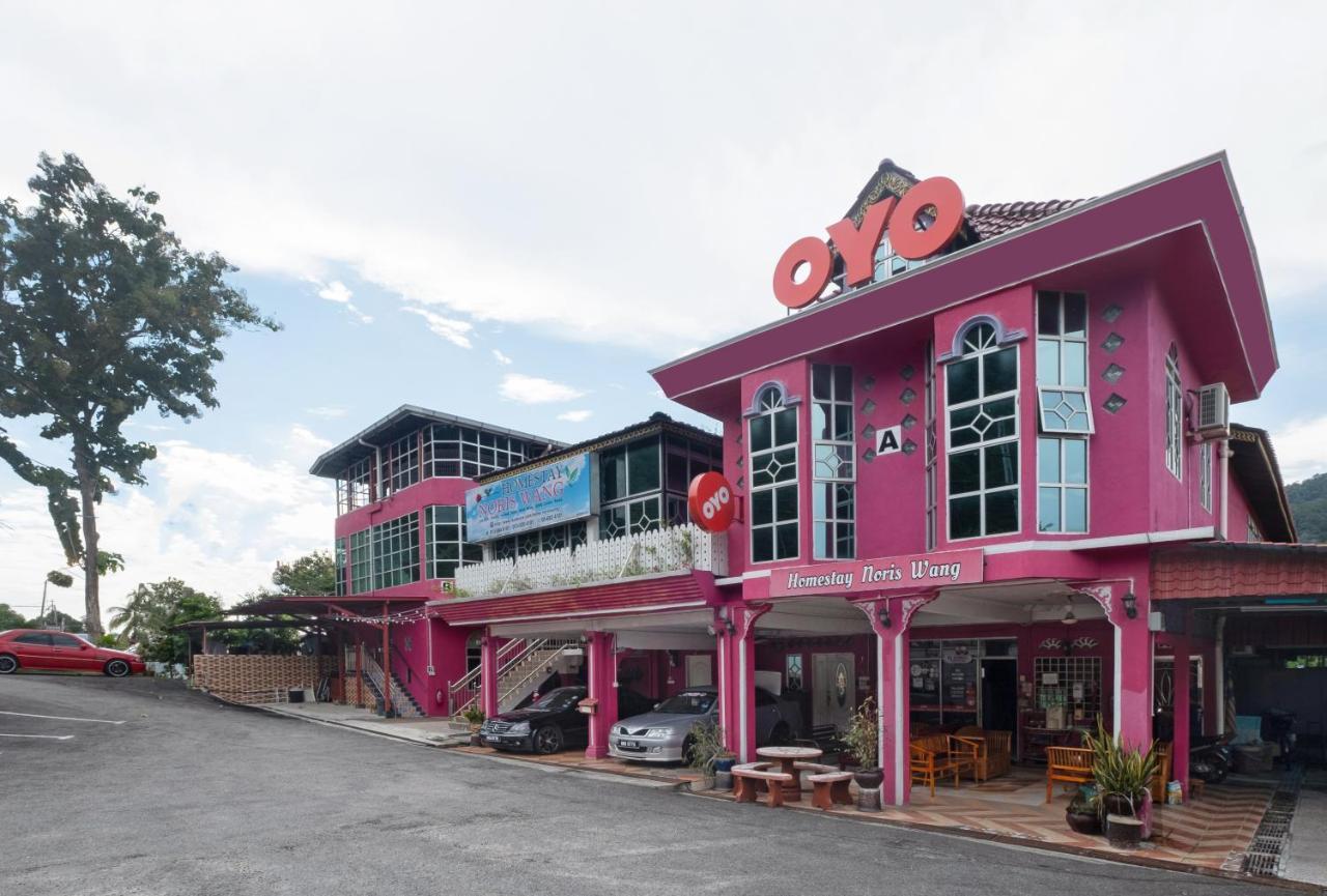 Oyo 89984 Noris Wang Homestay Lumut Luaran gambar