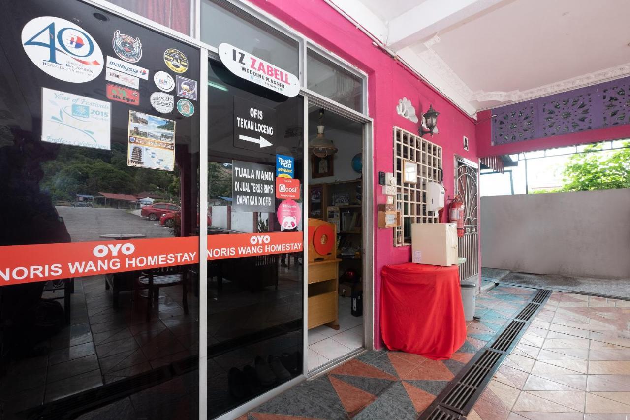 Oyo 89984 Noris Wang Homestay Lumut Luaran gambar