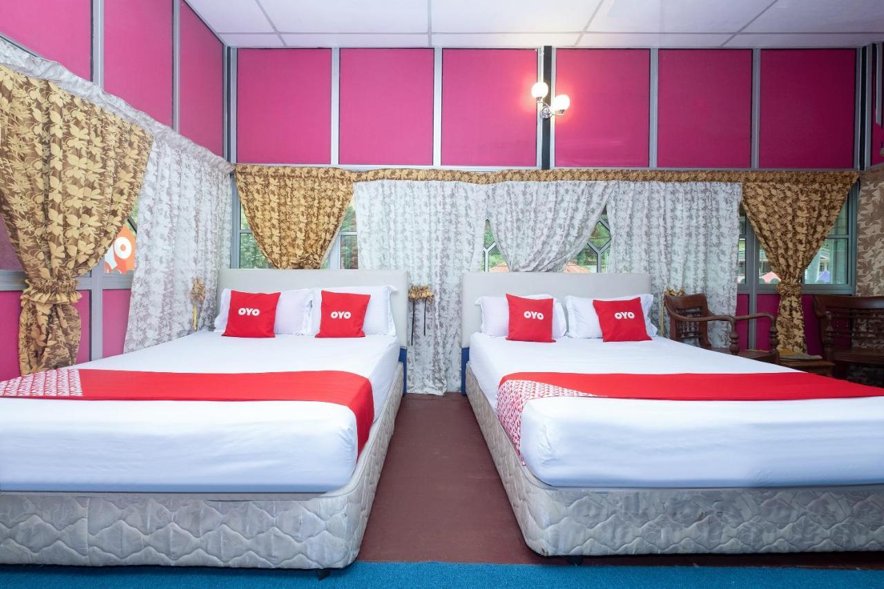 Oyo 89984 Noris Wang Homestay Lumut Luaran gambar