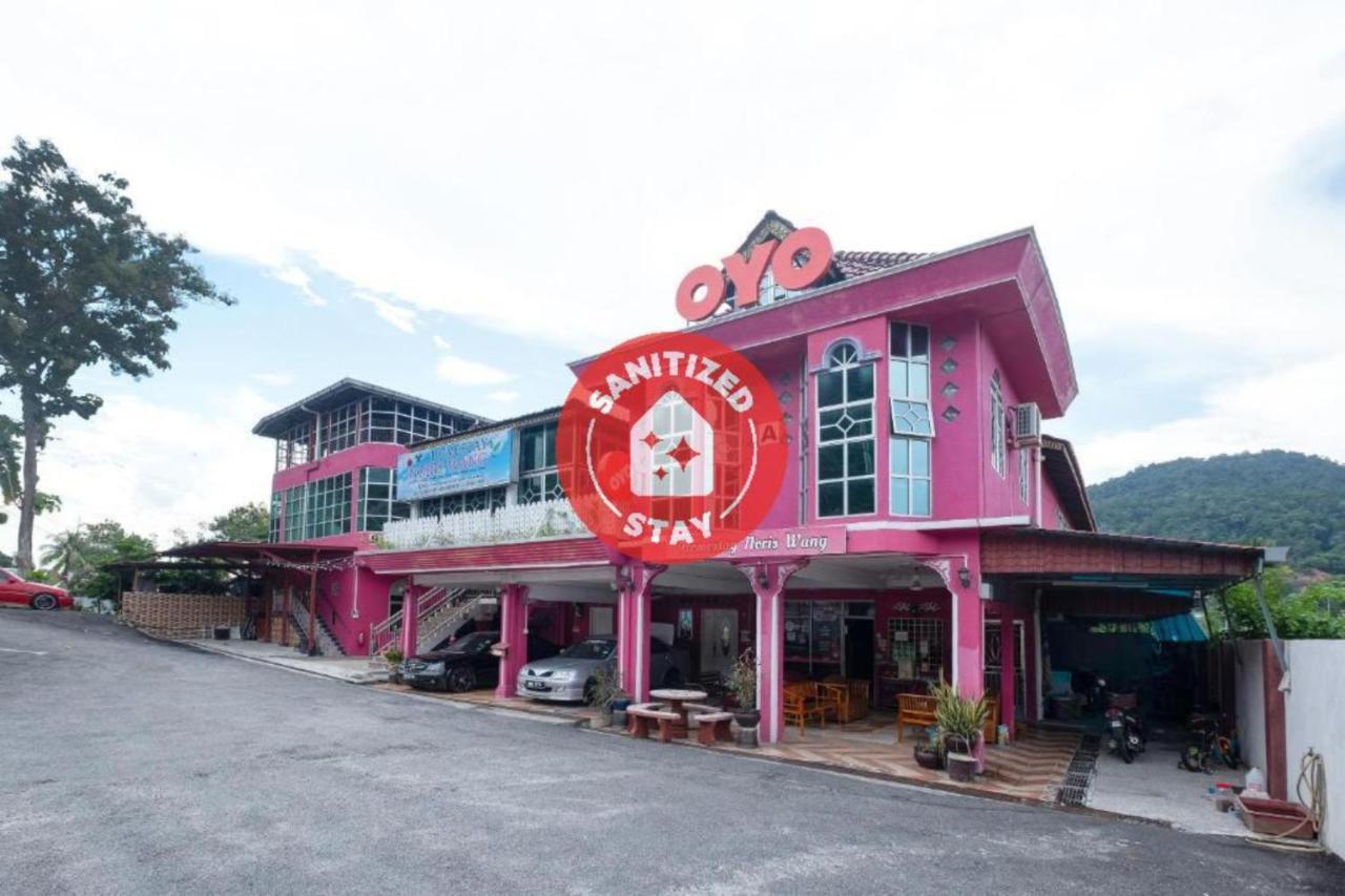 Oyo 89984 Noris Wang Homestay Lumut Luaran gambar