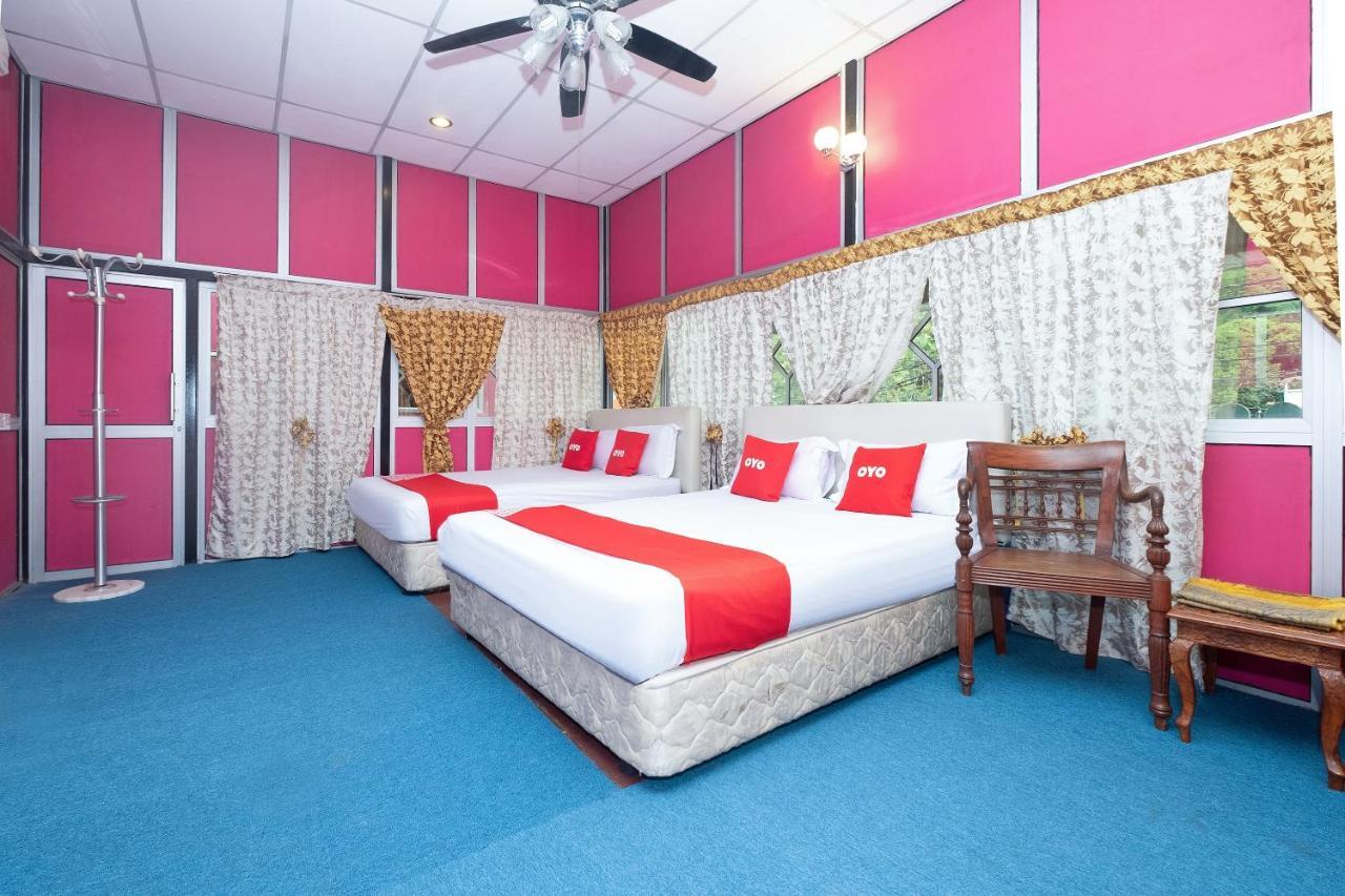 Oyo 89984 Noris Wang Homestay Lumut Luaran gambar