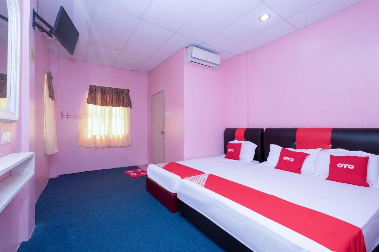 Oyo 89984 Noris Wang Homestay Lumut Luaran gambar