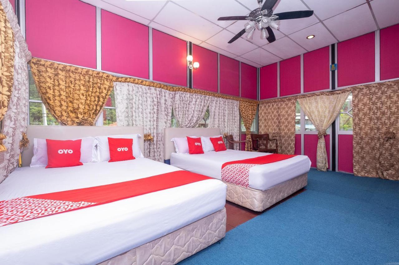 Oyo 89984 Noris Wang Homestay Lumut Luaran gambar